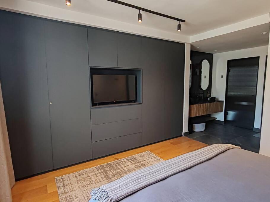 Cal's Place Apartment *